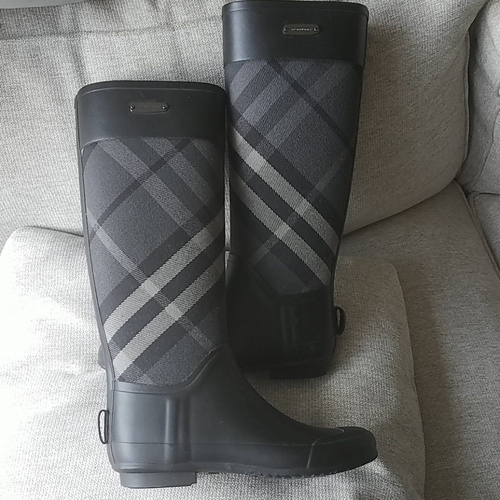 Brand New Never Worn Burberry Rainboots